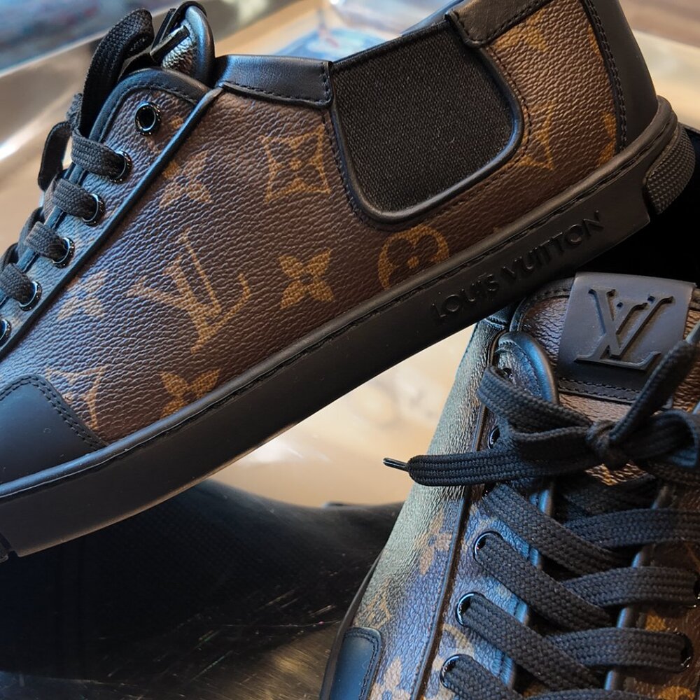 Louis Vuitton sneakers, Brown monogram, size 7.5